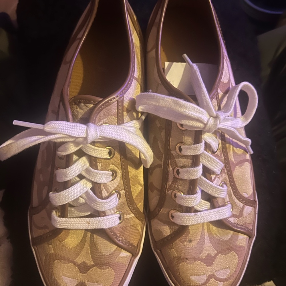 Authentic Coach Women's Beige Lace-Up Sneakers Size 8.5 Excellent Condition